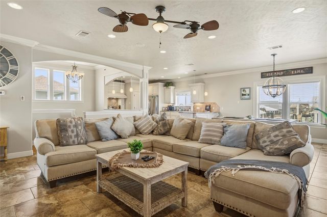 819 Eastview, Crystal Beach, TX 77650