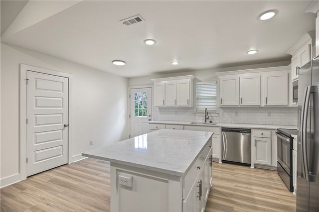 40 Eriboll Lane, Bella Vista, AR 72715
