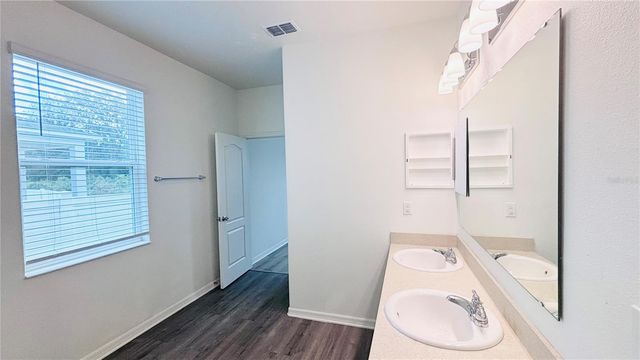 557 SCOTT LAKE CREEK LANE, Lakeland, FL 33813