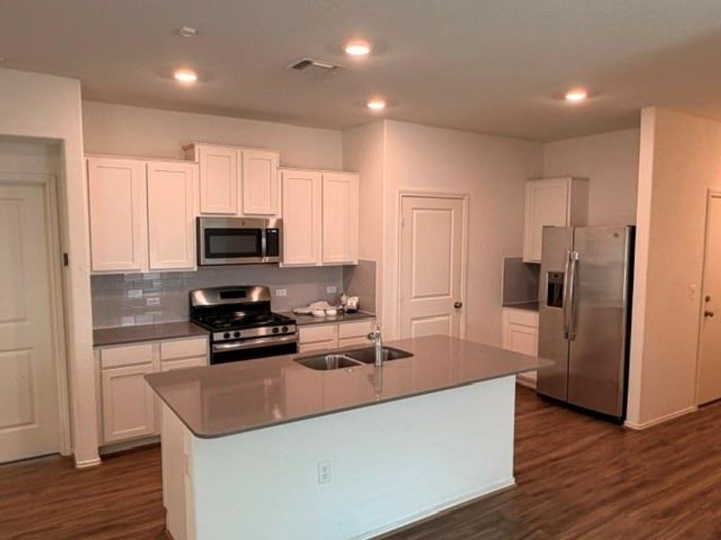 6917 Colorado Bluffs RD, Austin, TX 78744