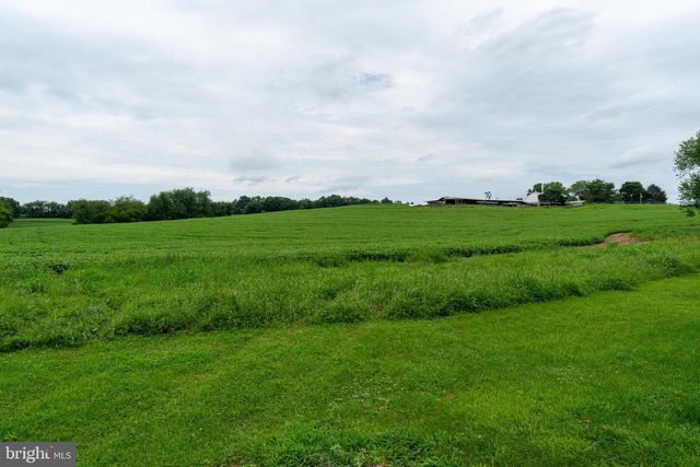4520 NEWARK RD, Cochranville, PA 19330