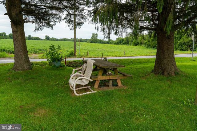 4520 NEWARK RD, Cochranville, PA 19330