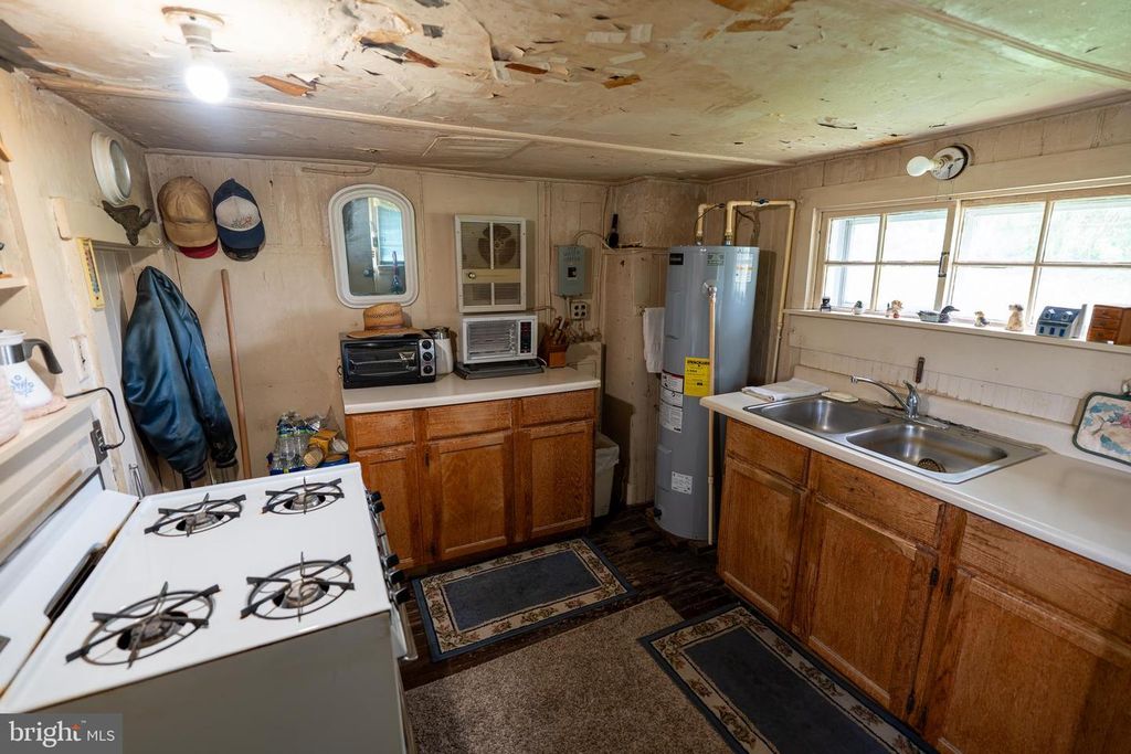 4520 NEWARK RD, Cochranville, PA 19330
