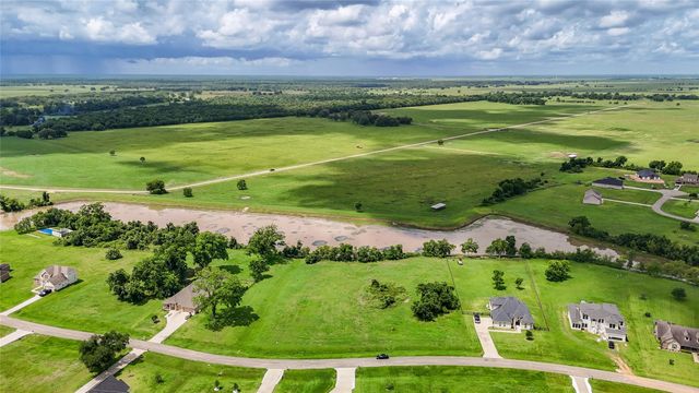 950 Lakeland Circle, Rosharon, TX 77583