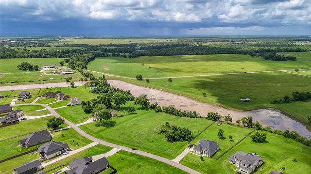 950 Lakeland Circle, Rosharon, TX 77583