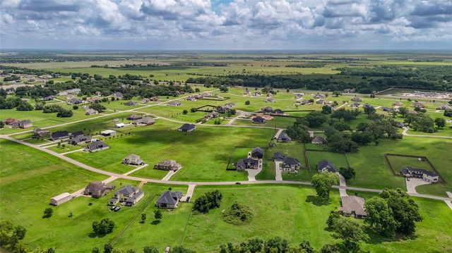 950 Lakeland Circle, Rosharon, TX 77583