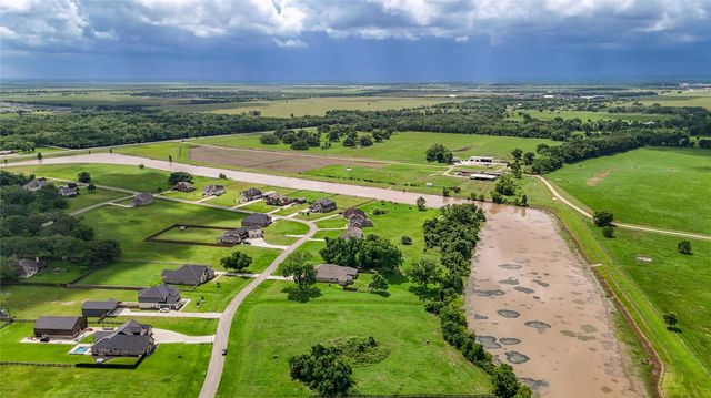 950 Lakeland Circle, Rosharon, TX 77583