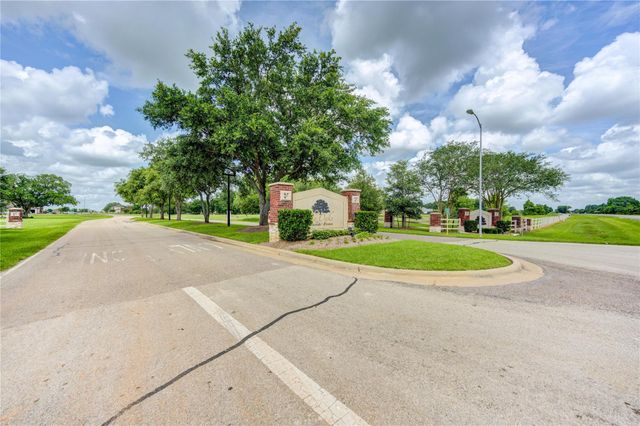 950 Lakeland Circle, Rosharon, TX 77583