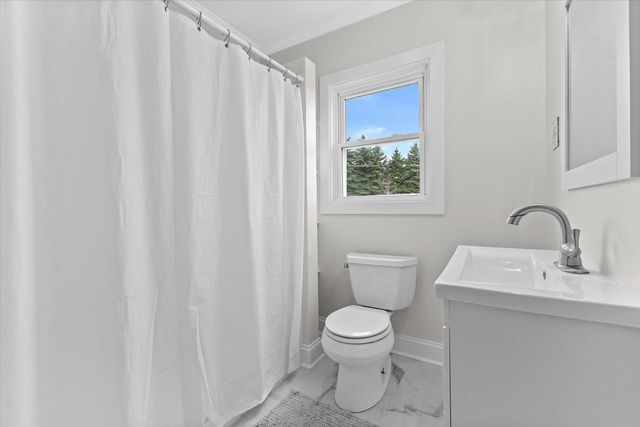 752 Wells STREET, Lake Geneva, WI 53147
