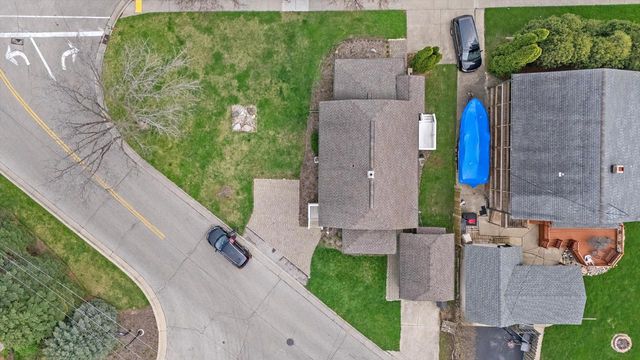 752 Wells STREET, Lake Geneva, WI 53147
