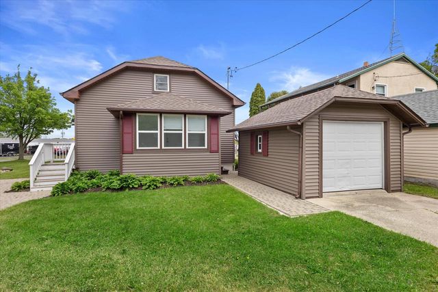 752 Wells STREET, Lake Geneva, WI 53147