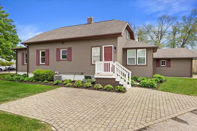 752 Wells STREET, Lake Geneva, WI 53147