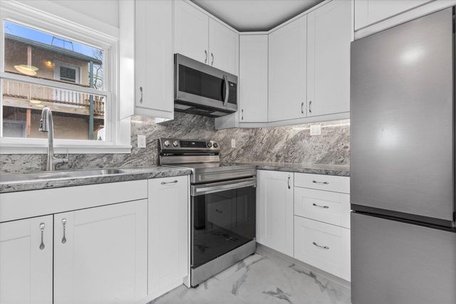 752 Wells STREET, Lake Geneva, WI 53147