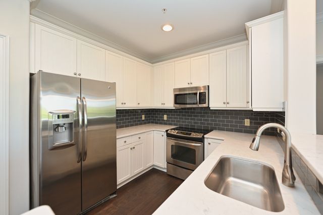 400 Warioto Way Apt 614, Ashland City, TN 37015