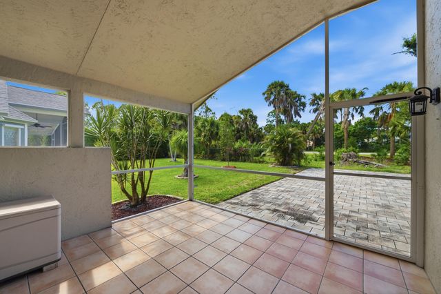 15181 Oak Chase Court, Wellington, FL 33414