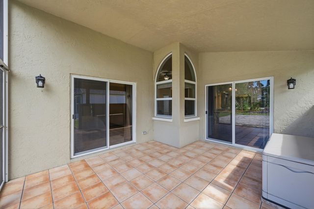 15181 Oak Chase Court, Wellington, FL 33414