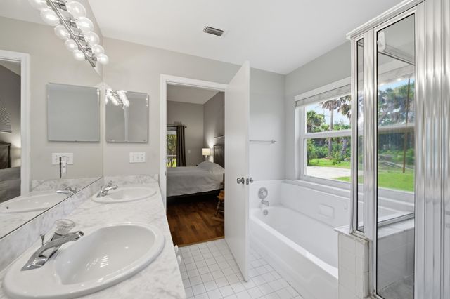 15181 Oak Chase Court, Wellington, FL 33414