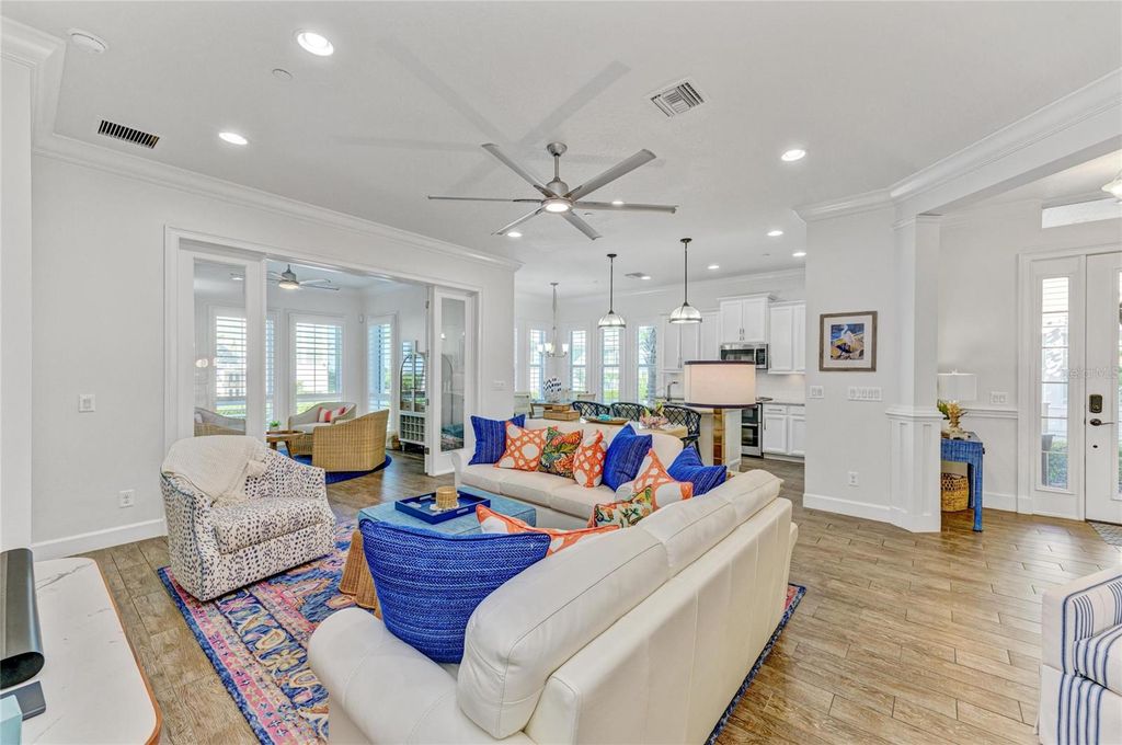 Image 12 of property listing at 334 CASTAWAY CAY DRIVE 101, Bradenton, FL 34209