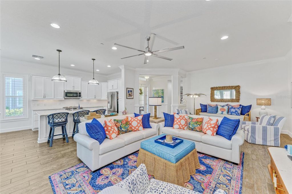 Image 15 of property listing at 334 CASTAWAY CAY DRIVE 101, Bradenton, FL 34209