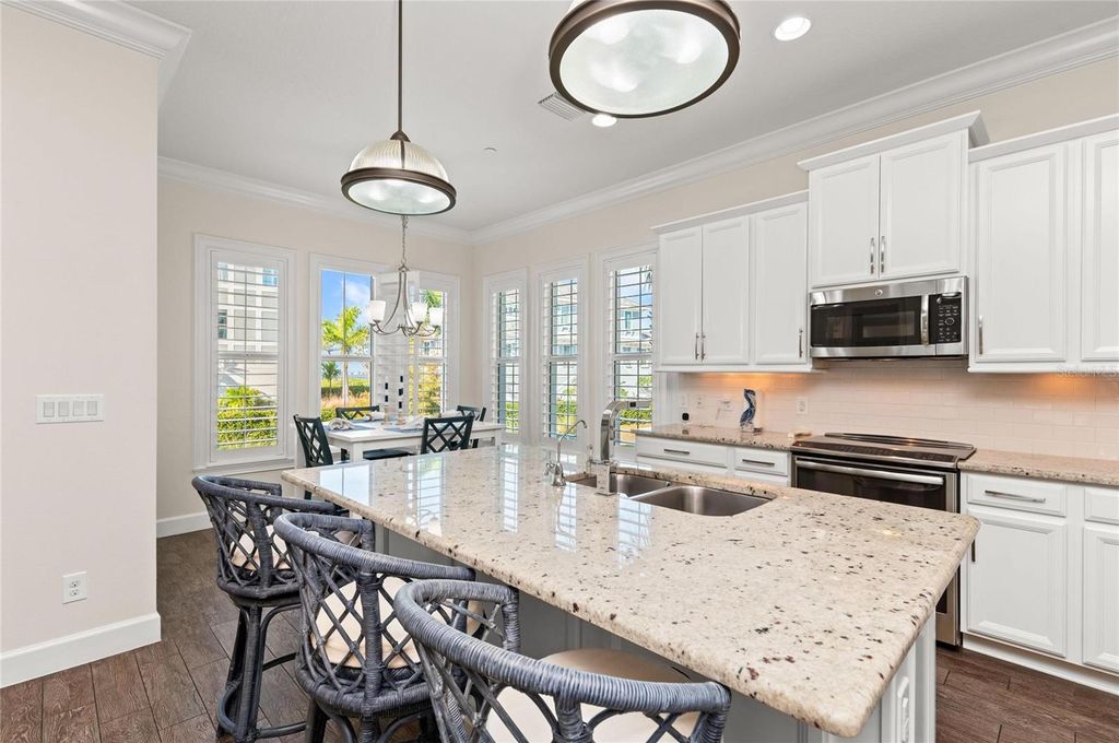 Image 17 of property listing at 334 CASTAWAY CAY DRIVE 101, Bradenton, FL 34209