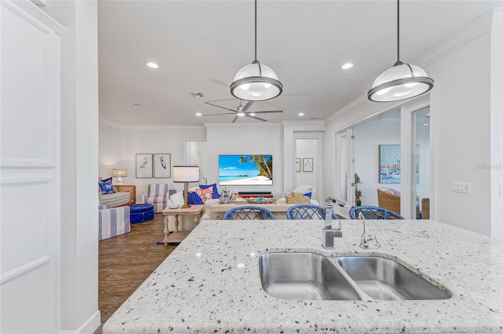 Image 20 of property listing at 334 CASTAWAY CAY DRIVE 101, Bradenton, FL 34209