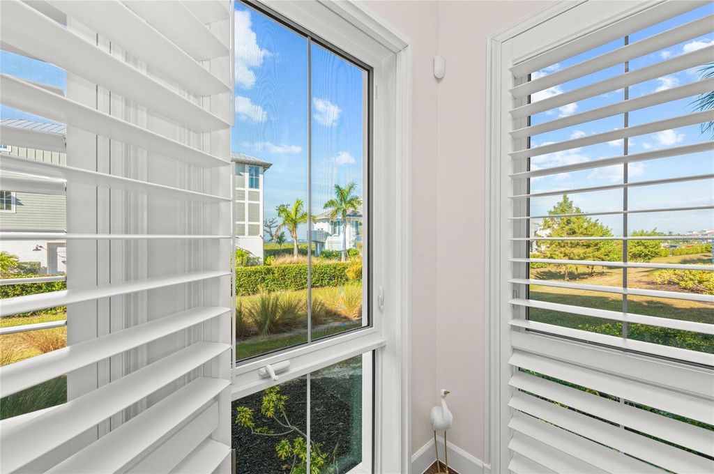 Image 24 of property listing at 334 CASTAWAY CAY DRIVE 101, Bradenton, FL 34209