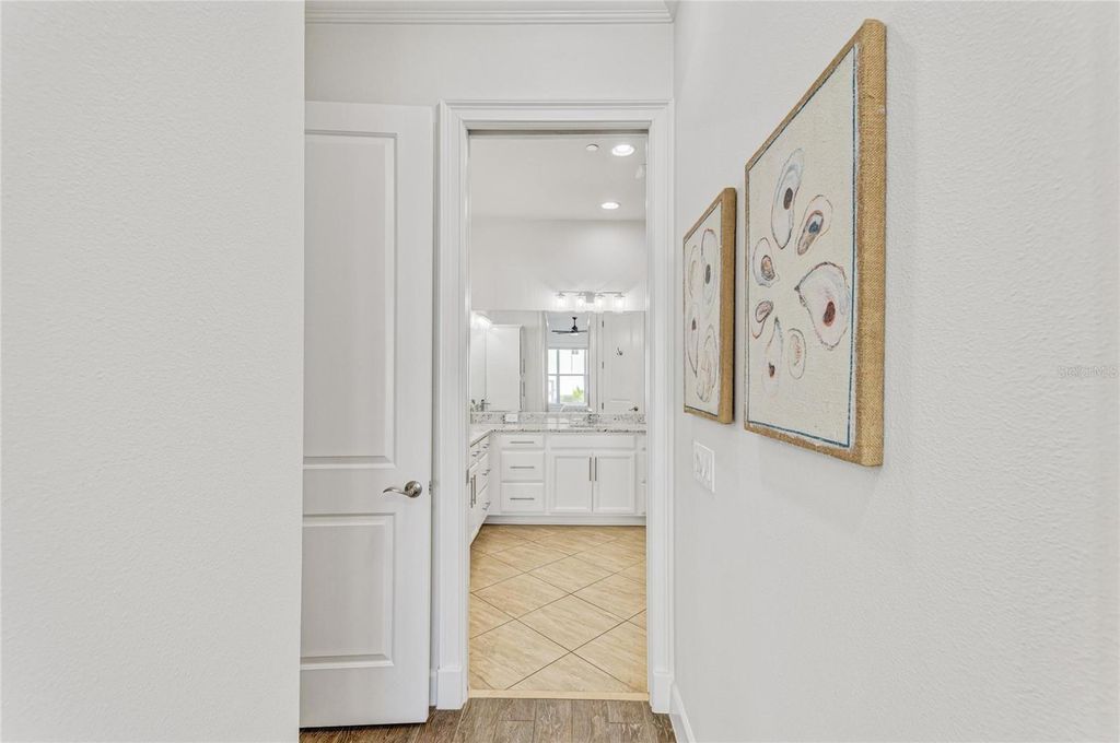 Image 29 of property listing at 334 CASTAWAY CAY DRIVE 101, Bradenton, FL 34209