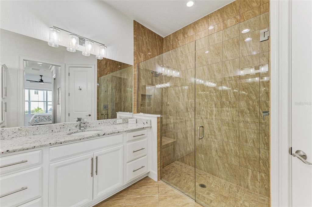 Image 31 of property listing at 334 CASTAWAY CAY DRIVE 101, Bradenton, FL 34209