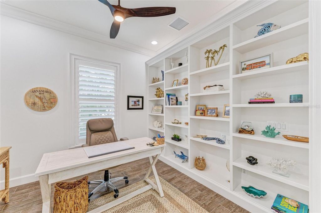 Image 43 of property listing at 334 CASTAWAY CAY DRIVE 101, Bradenton, FL 34209