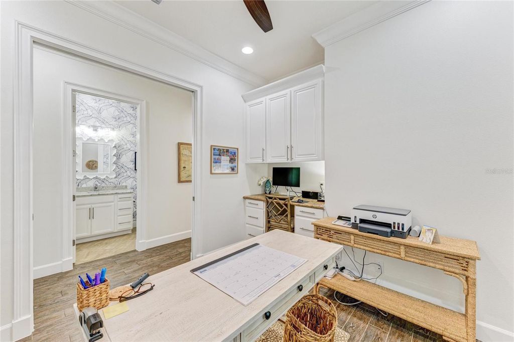 Image 44 of property listing at 334 CASTAWAY CAY DRIVE 101, Bradenton, FL 34209