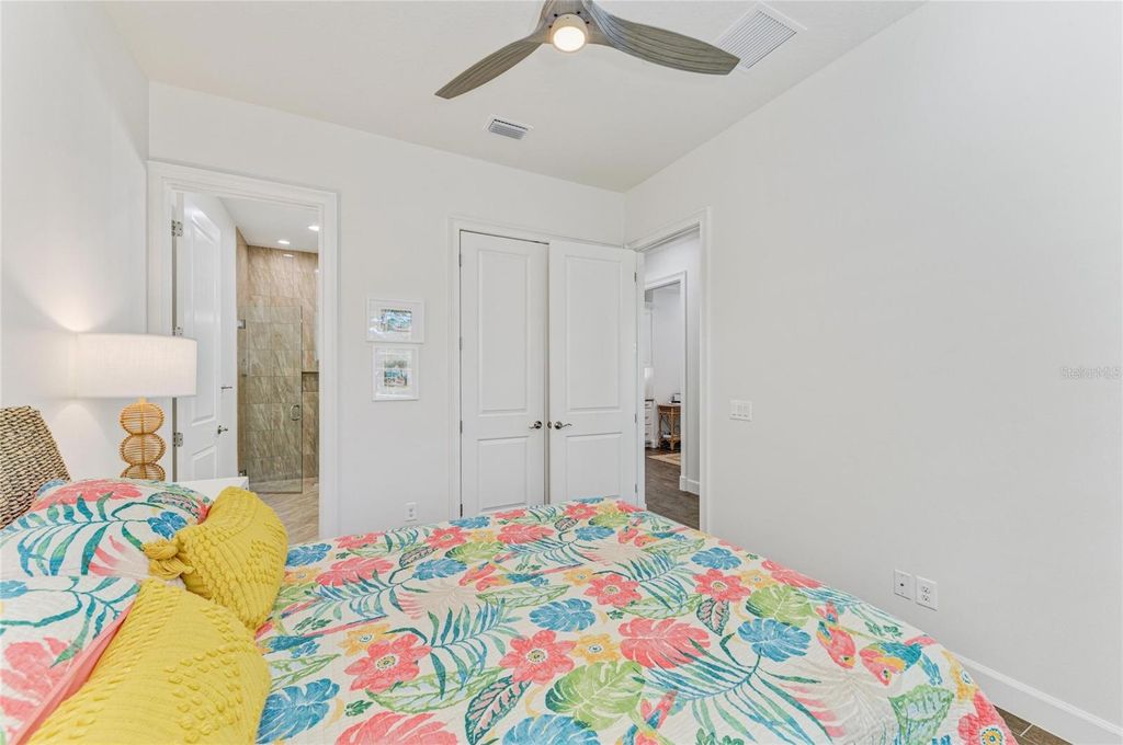 Image 46 of property listing at 334 CASTAWAY CAY DRIVE 101, Bradenton, FL 34209