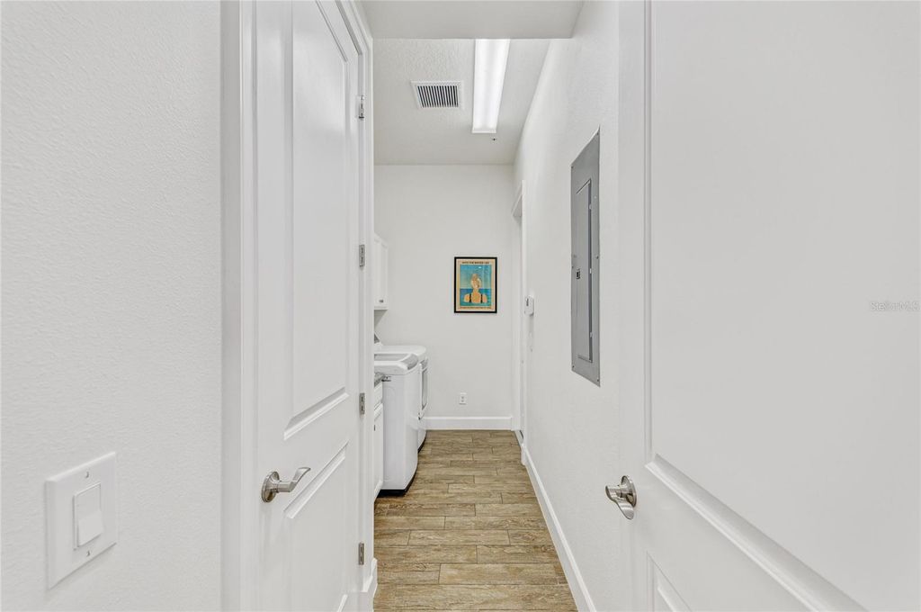 Image 55 of property listing at 334 CASTAWAY CAY DRIVE 101, Bradenton, FL 34209