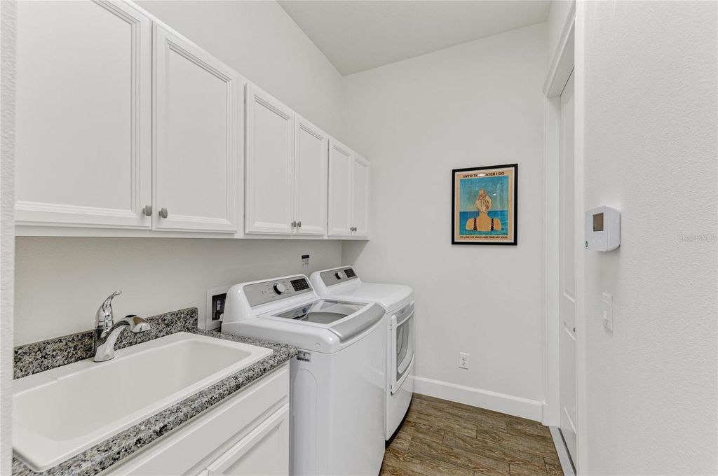 Image 56 of property listing at 334 CASTAWAY CAY DRIVE 101, Bradenton, FL 34209