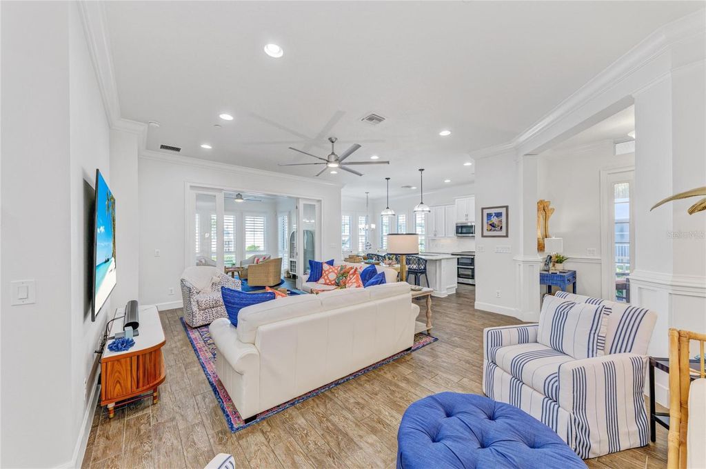 Image 10 of property listing at 334 CASTAWAY CAY DRIVE 101, Bradenton, FL 34209