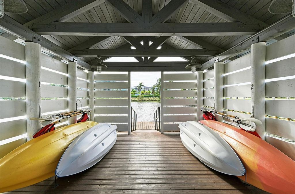 Image 95 of property listing at 334 CASTAWAY CAY DRIVE 101, Bradenton, FL 34209