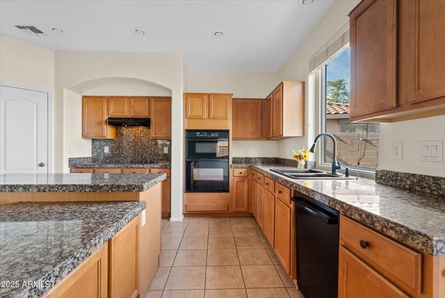 654 E TAYLOR Trail, San Tan Valley, AZ 85143