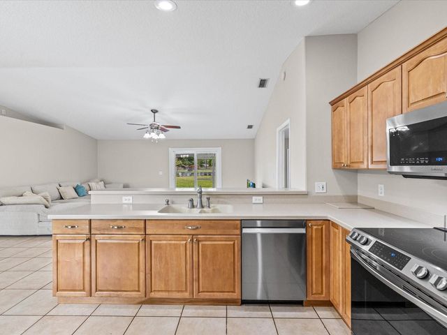 31706 HUNT CLUB LANE, Wesley Chapel, FL 33543