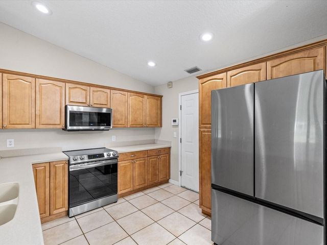 31706 HUNT CLUB LANE, Wesley Chapel, FL 33543