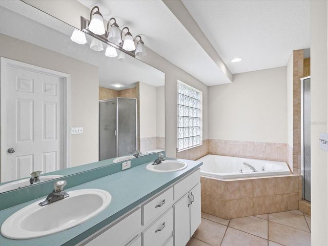 31706 HUNT CLUB LANE, Wesley Chapel, FL 33543