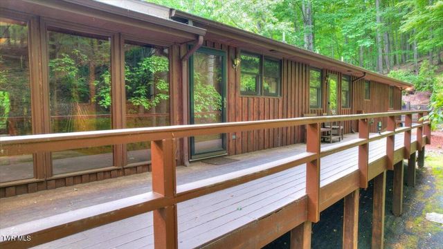 180 Misty Woods Drive, Blountville, TN 37617