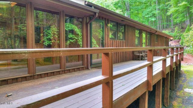 180 Misty Woods Drive, Blountville, TN 37617