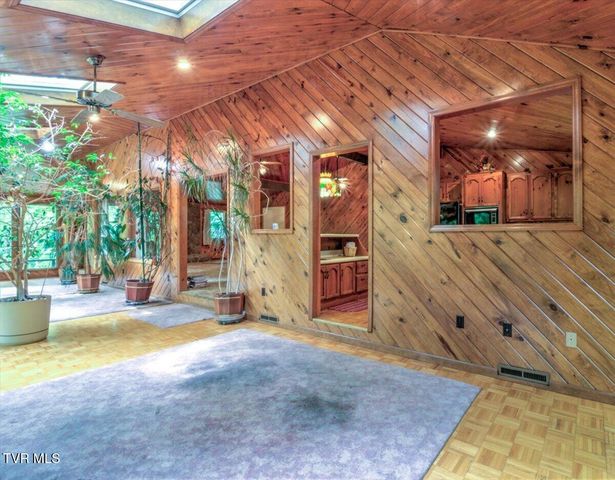 180 Misty Woods Drive, Blountville, TN 37617