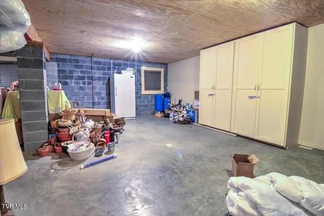 180 Misty Woods Drive, Blountville, TN 37617