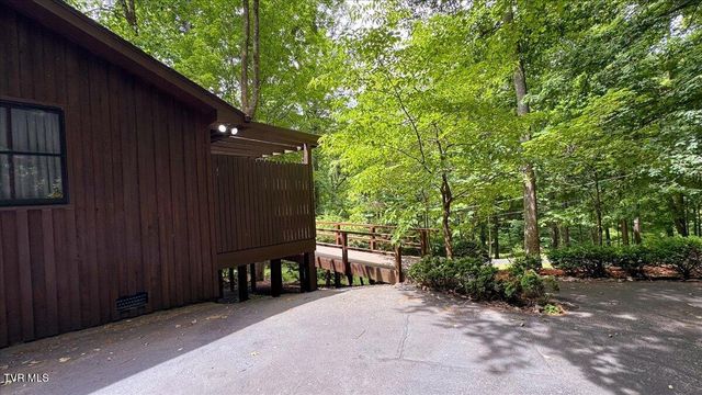 180 Misty Woods Drive, Blountville, TN 37617