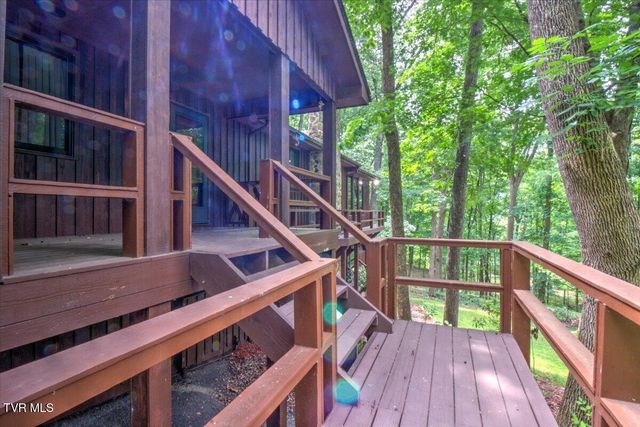 180 Misty Woods Drive, Blountville, TN 37617