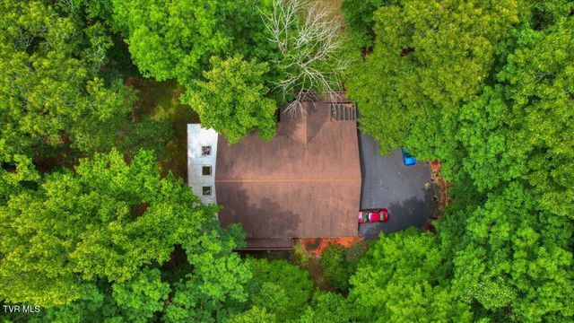 180 Misty Woods Drive, Blountville, TN 37617