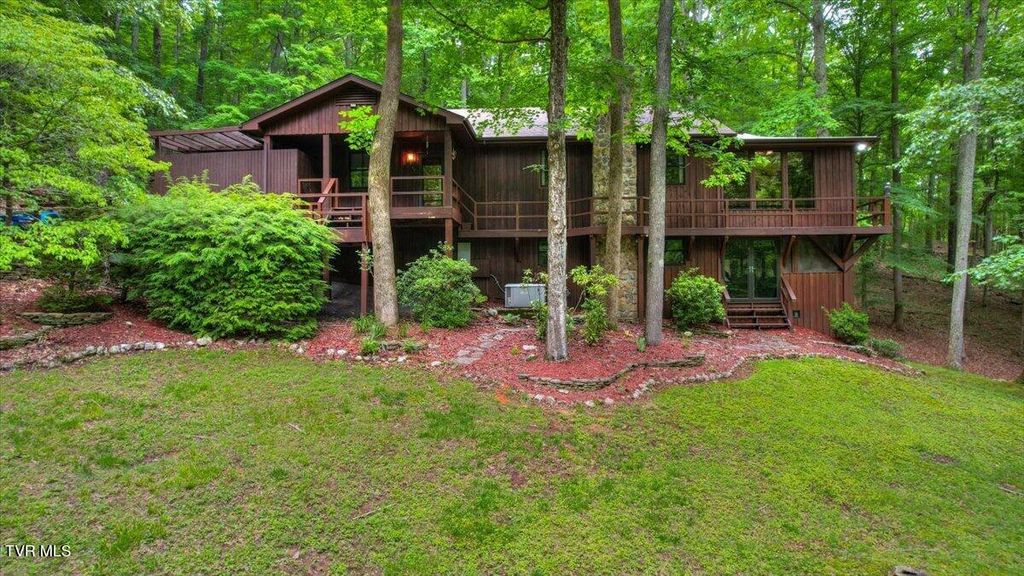 180 Misty Woods Drive, Blountville, TN 37617
