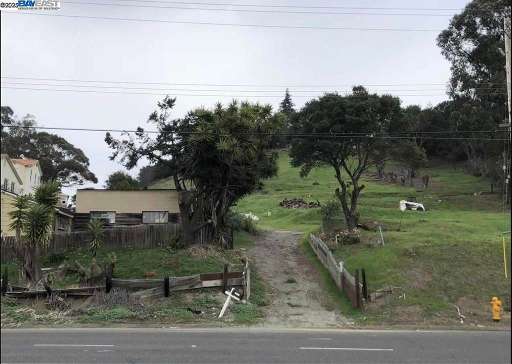 26550 Hayward Blvd, Hayward, CA 94542