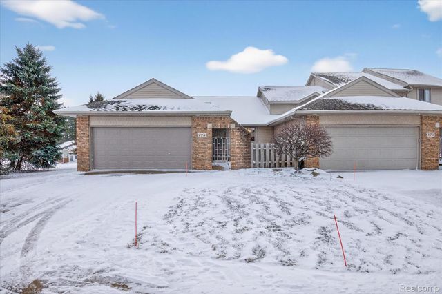 174 Addison Circle 19, Fowlerville Village, MI 48836