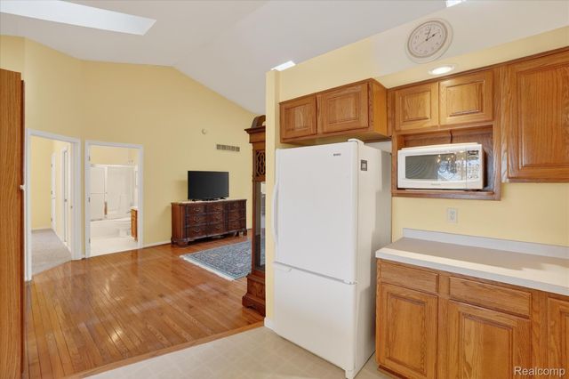 174 Addison Circle 19, Fowlerville Village, MI 48836